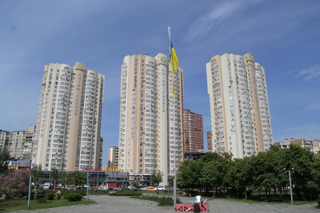 Solo Apartment Dragomanova Kiev Esterno foto